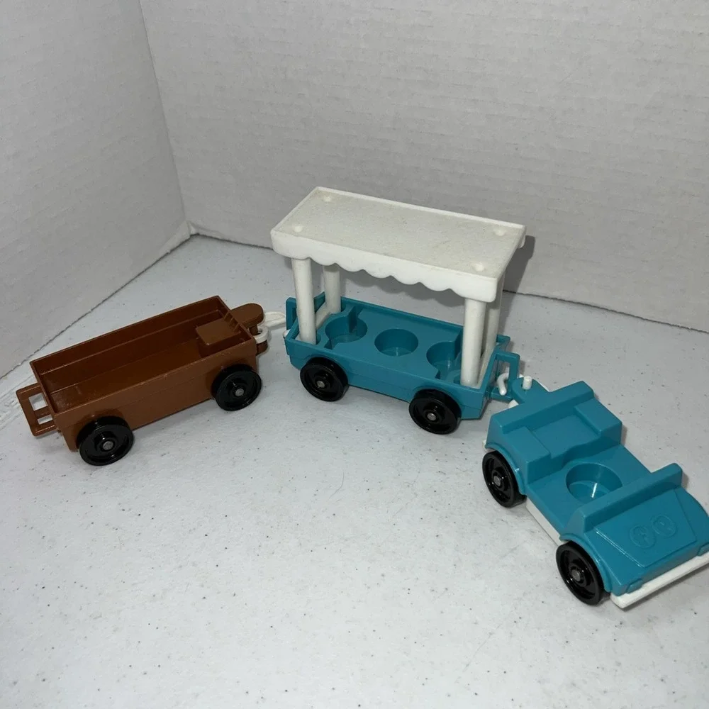 Vintage Fisher Price Little People Zoo #916 Tram Train Trolley Cars Blue 1984